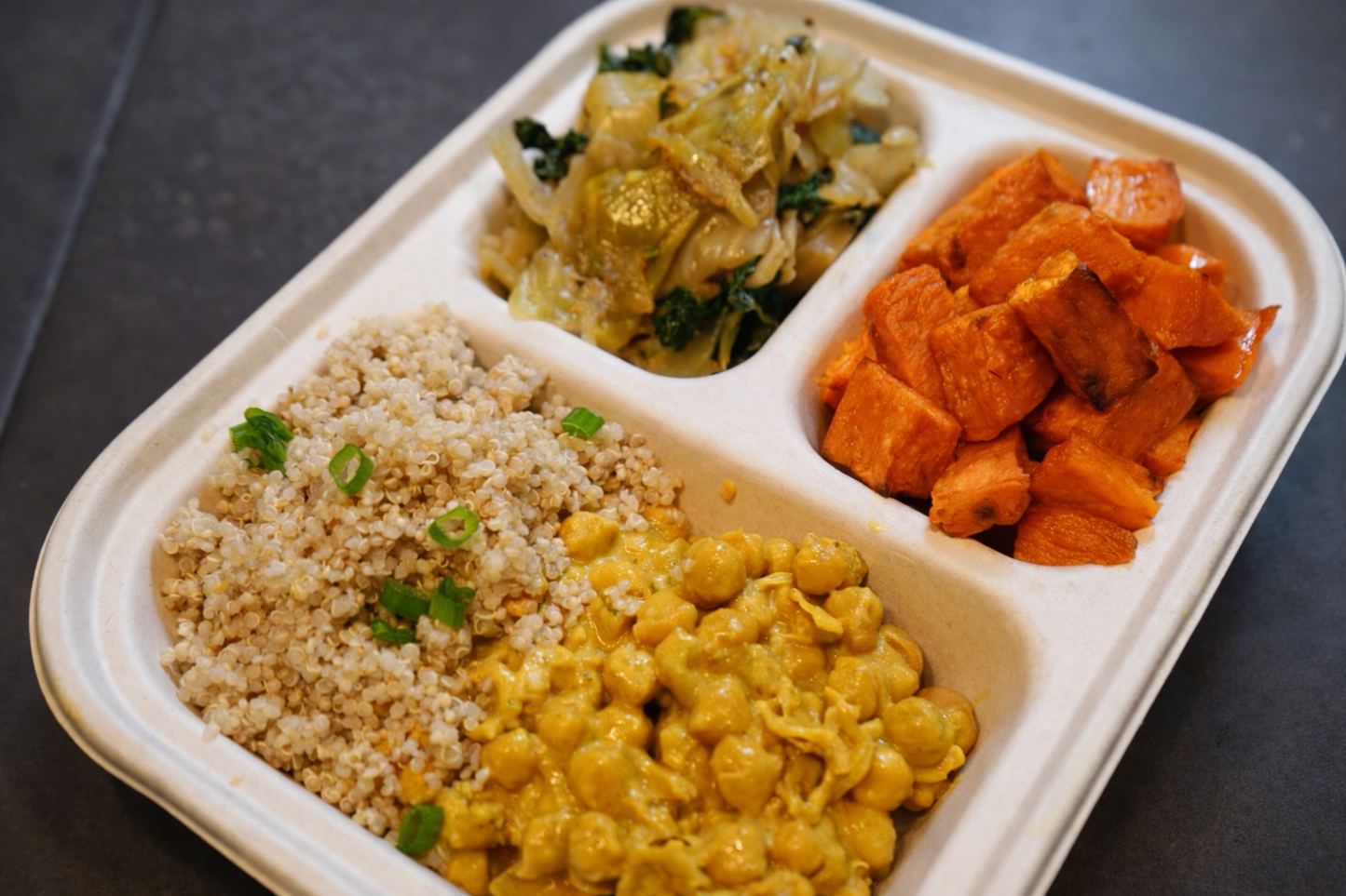 Curry chickpeas bowl